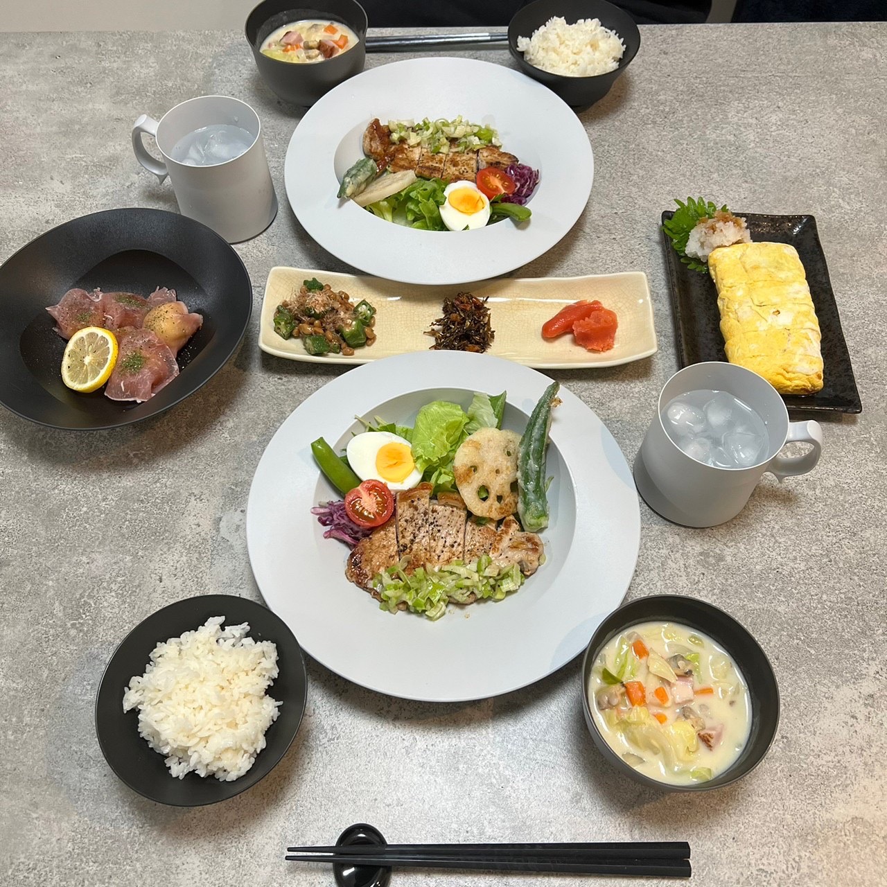 白いARAS深皿のポークソテー定食